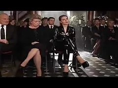 زن زیبا از سايت سكسى شهوانى رابطه جنسی مقعد ابراز تاسف می کند