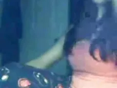 خواهر برادرش را پیدا کرد ، تصمیم گرفت سایت فیلم سوپر خارجی به او کمک کند و مادر نیز به آنها پیوست