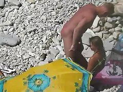 هیولا کارتونی چادرها را در بیدمشک سایت عکس سکسی خارجی یک زن گیر کرده بود